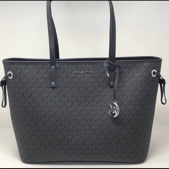 NWT Michael Kors Large Drawstring  new collection - Picture 2 of 5